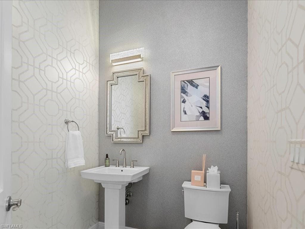 10046 Florence Cir, Naples, FL 34119-33