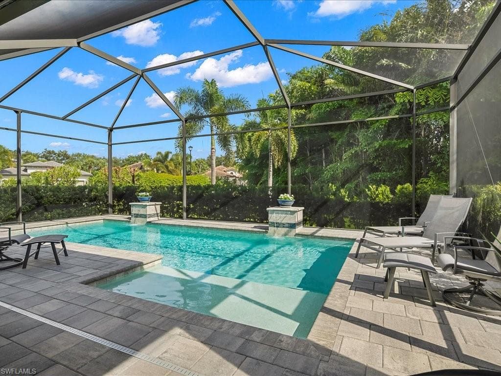10046 Florence Cir, Naples, FL 34119-37