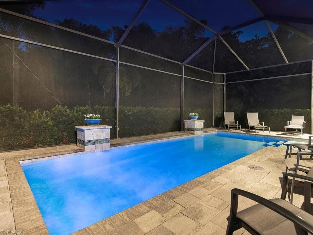 10046 Florence Cir, Naples, FL 34119-5