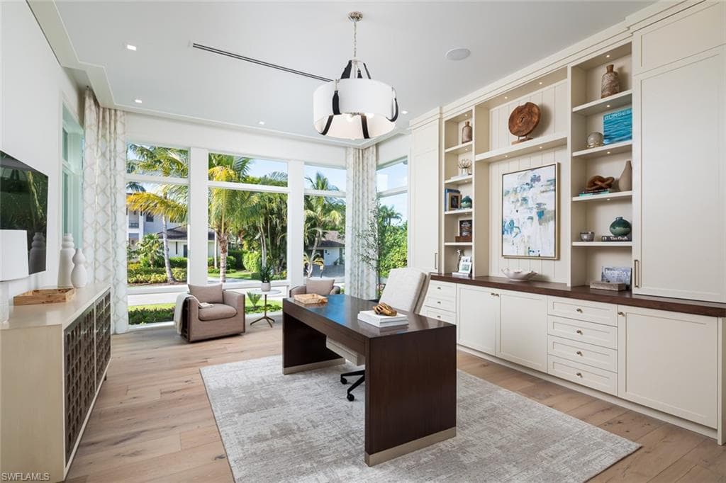 625 21st Ave S, Naples, FL 34102-14