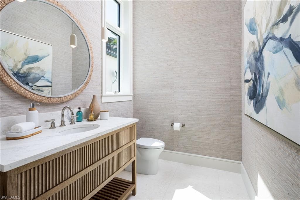 625 21st Ave S, Naples, FL 34102-18