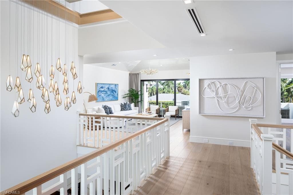 625 21st Ave S, Naples, FL 34102-19