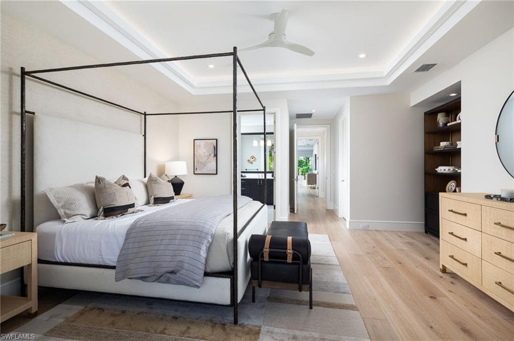 625 21st Ave S, Naples, FL 34102-29