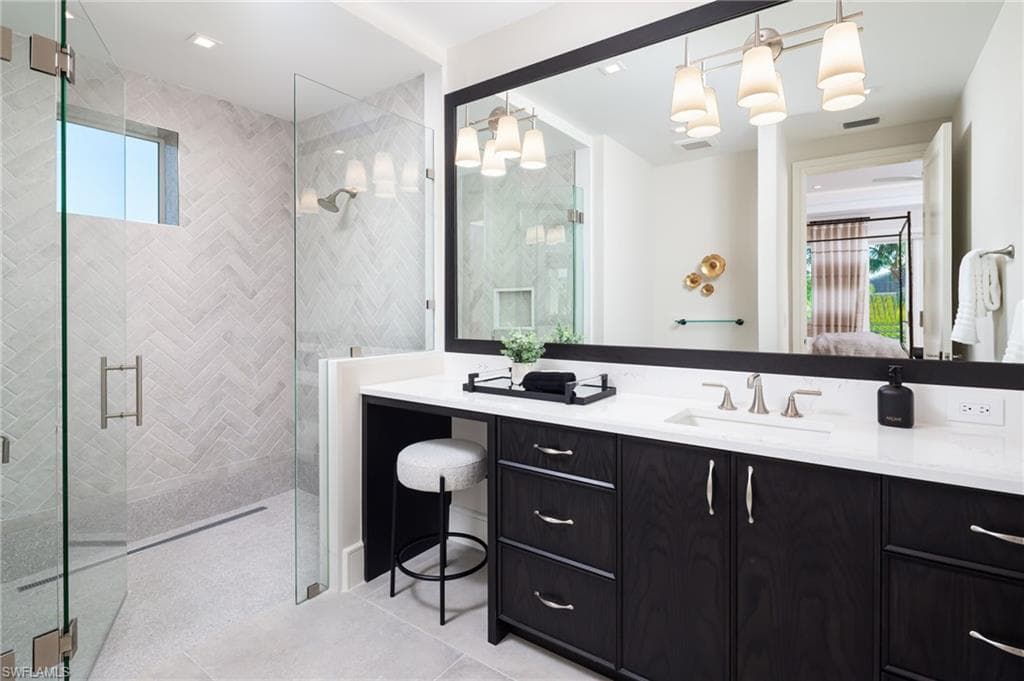 625 21st Ave S, Naples, FL 34102-31