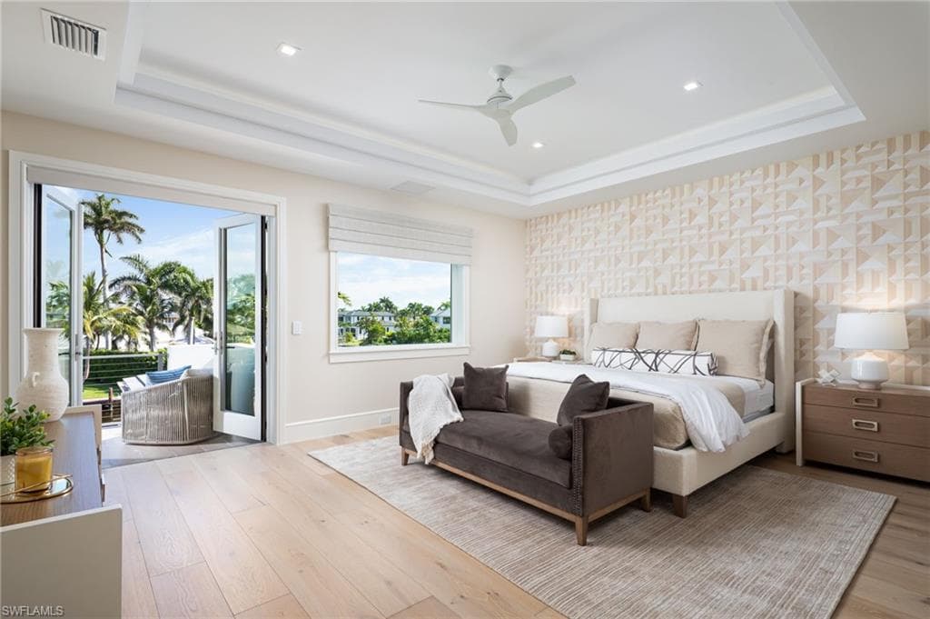 625 21st Ave S, Naples, FL 34102-33