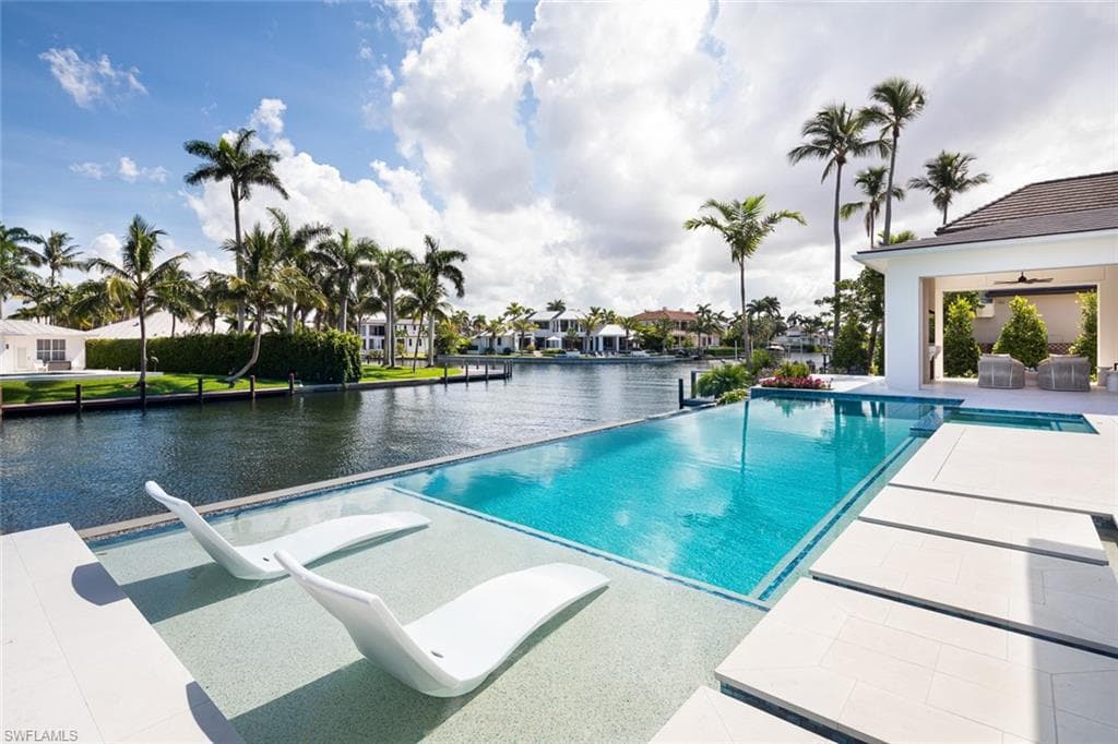 625 21st Ave S, Naples, FL 34102-41