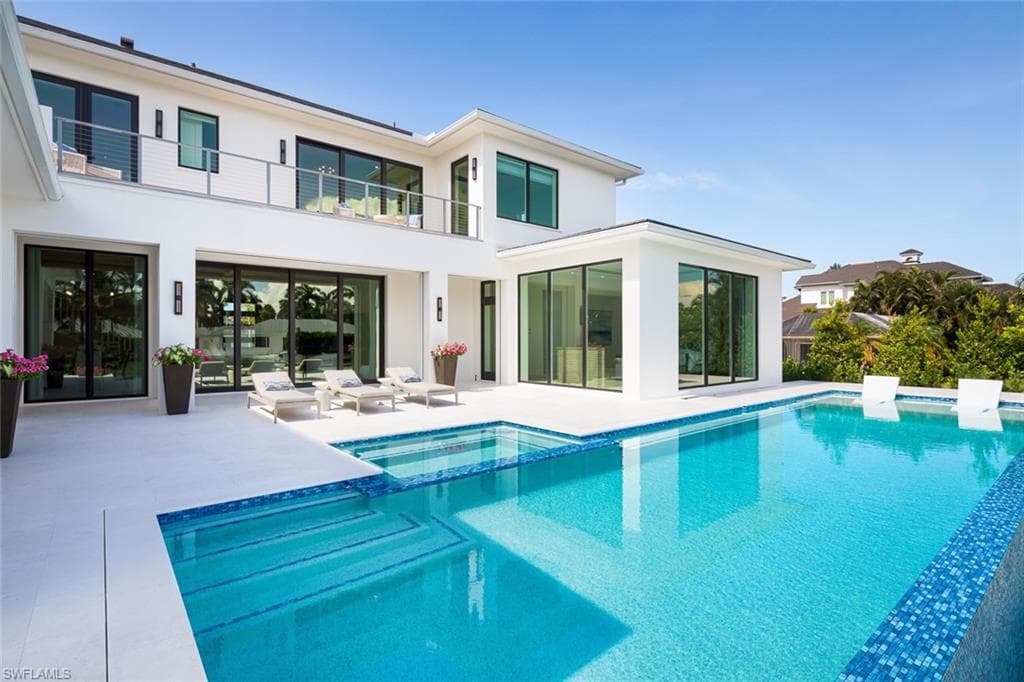 625 21st Ave S, Naples, FL 34102-42