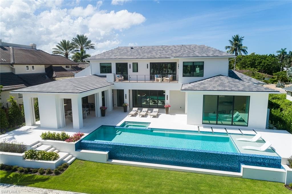 625 21st Ave S, Naples, FL 34102-44