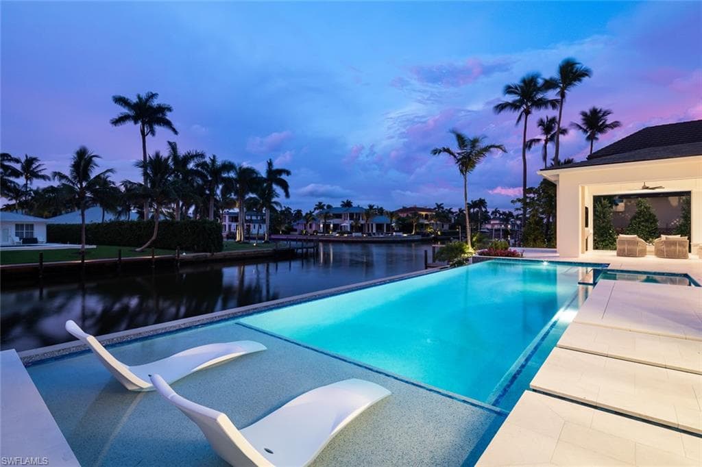 625 21st Ave S, Naples, FL 34102-46