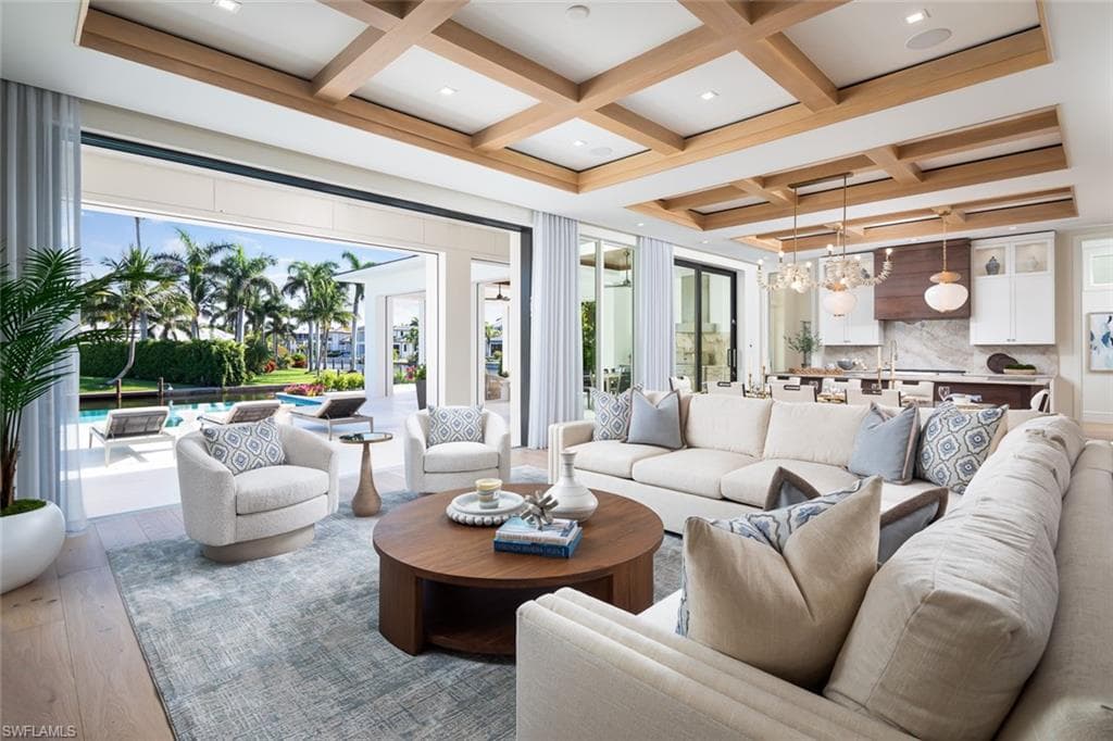 625 21st Ave S, Naples, FL 34102-7