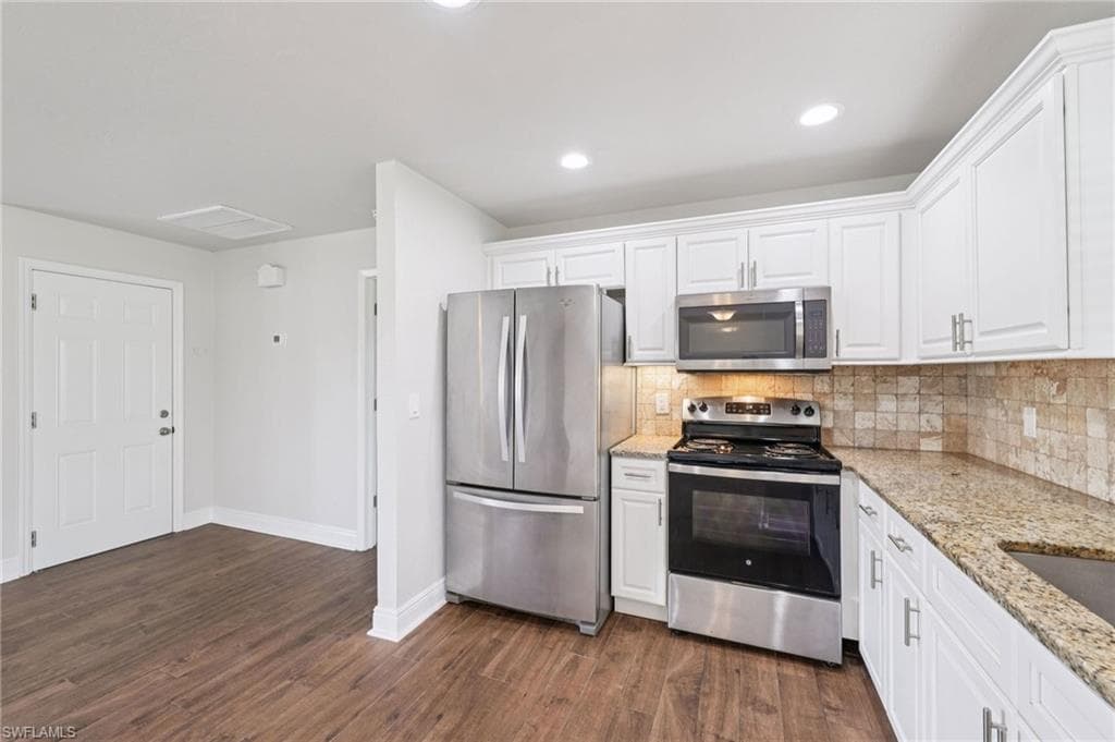609 25th Ter, Cape Coral, FL 33904-9