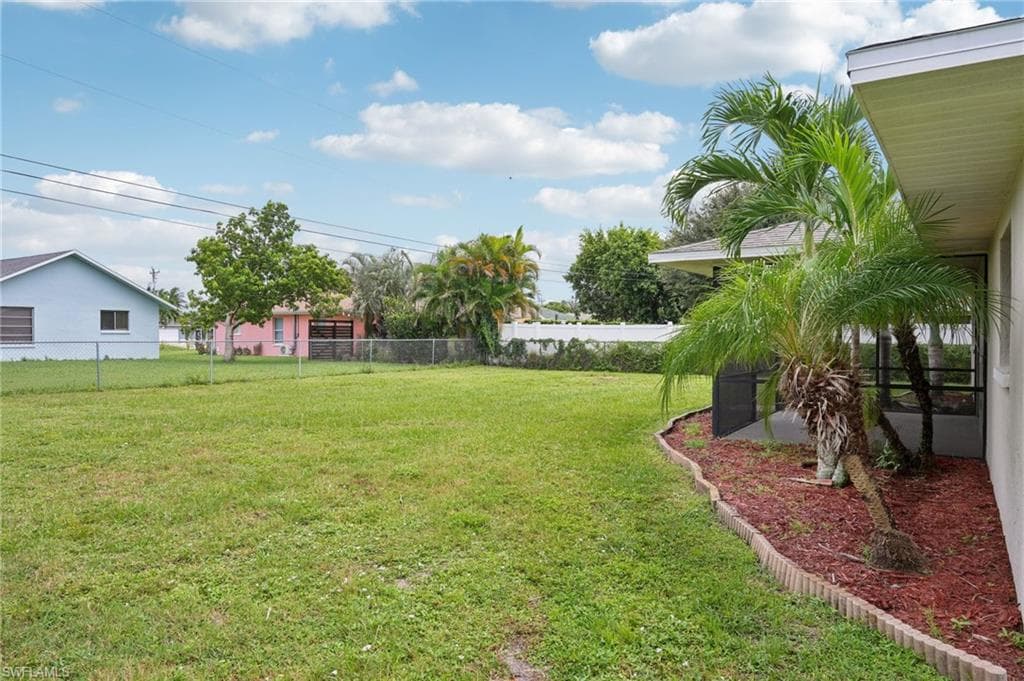 609 25th Ter, Cape Coral, FL 33904-16