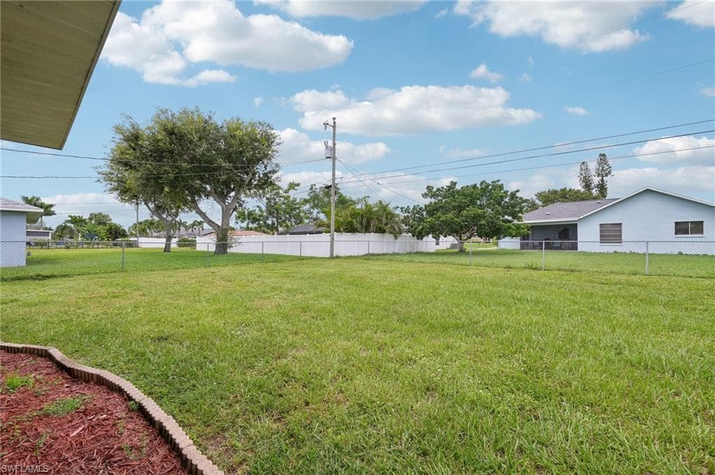 609 25th Ter, Cape Coral, FL 33904-17