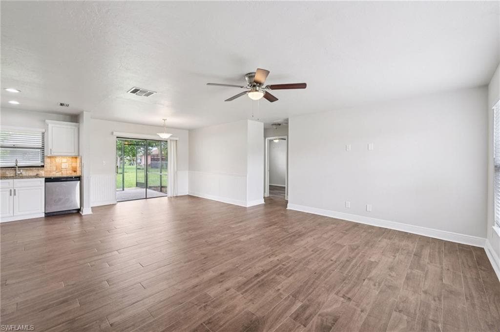 609 25th Ter, Cape Coral, FL 33904-4