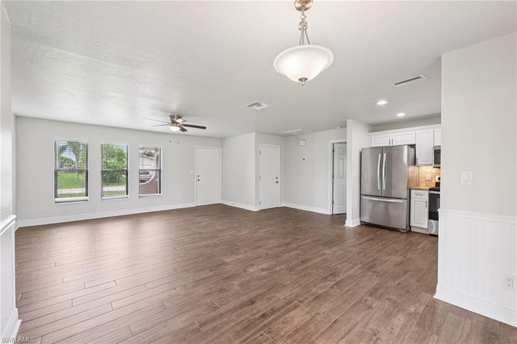 609 25th Ter, Cape Coral, FL 33904-6