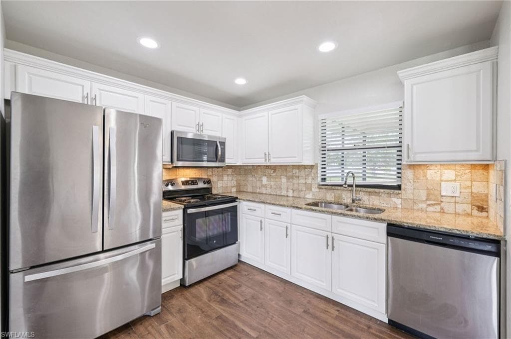 609 25th Ter, Cape Coral, FL 33904-8