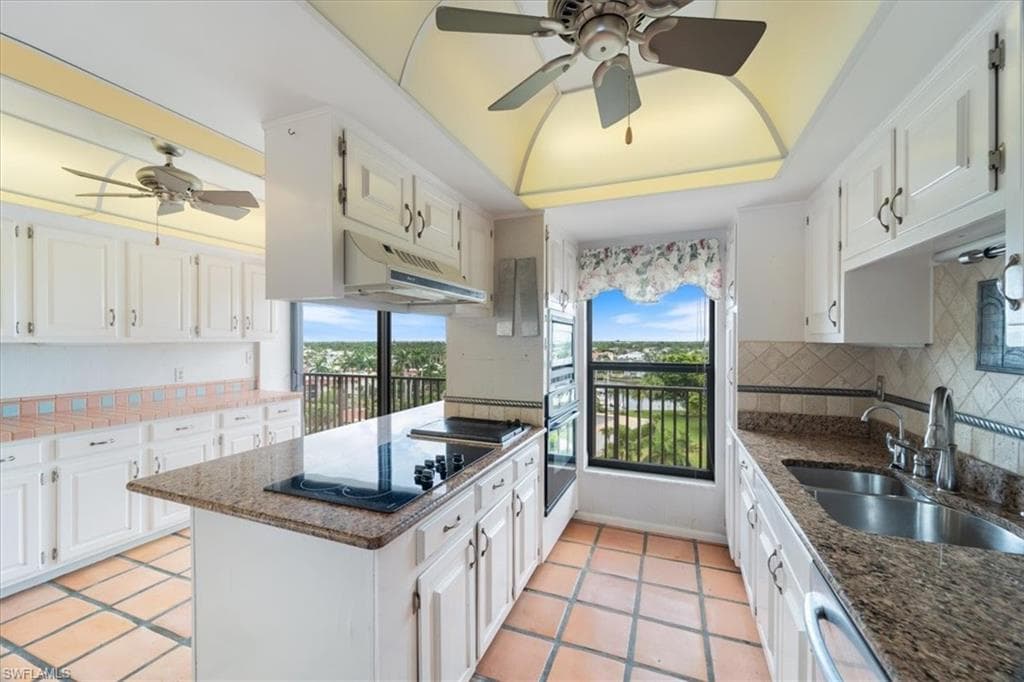 2171 Gulf Shore Blvd N 701, Naples, FL 34102-12