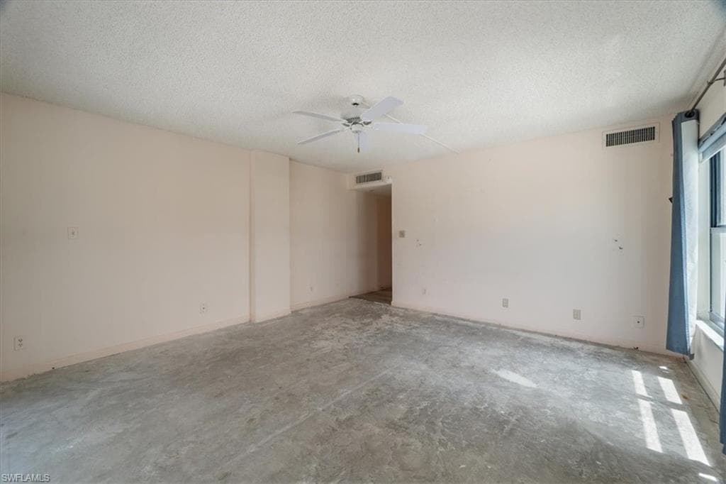 2171 Gulf Shore Blvd N 701, Naples, FL 34102-19