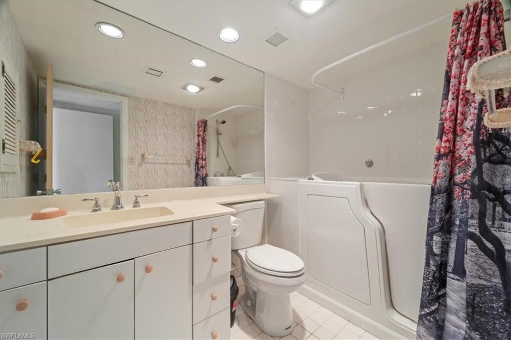 2171 Gulf Shore Blvd N 701, Naples, FL 34102-21