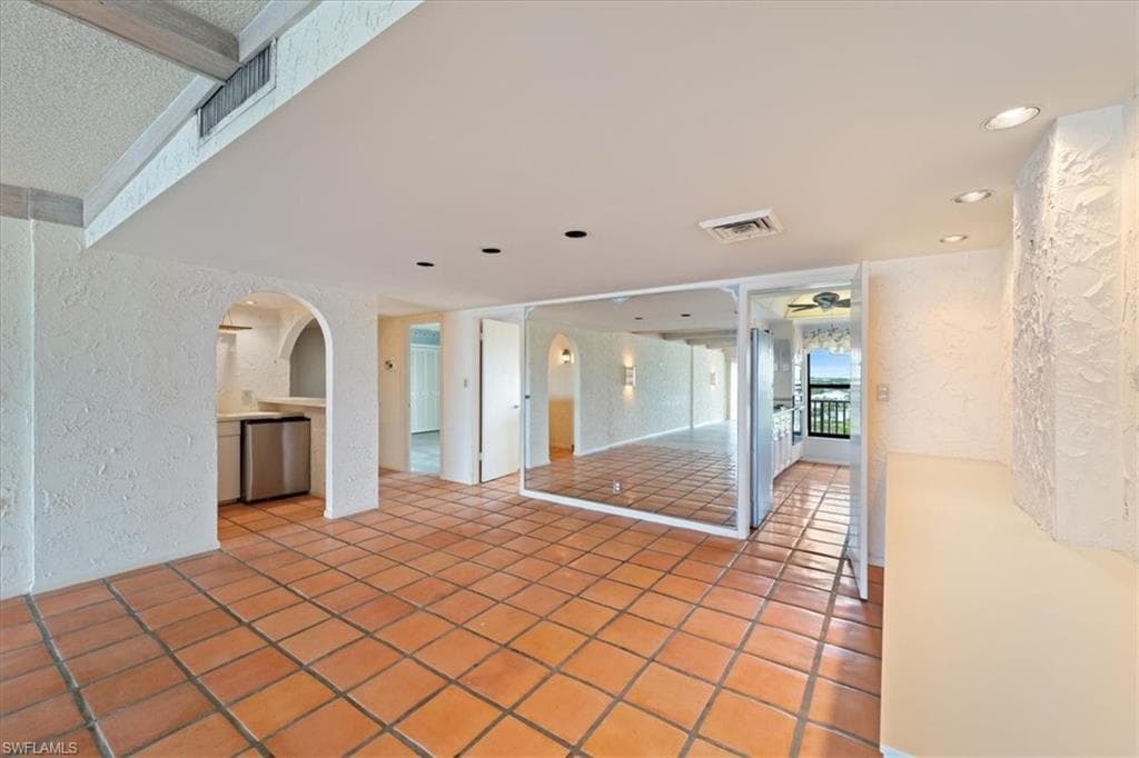 2171 Gulf Shore Blvd N 701, Naples, FL 34102-8