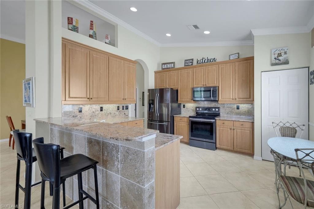 9337 Sun River Way, Estero, FL 33928-10