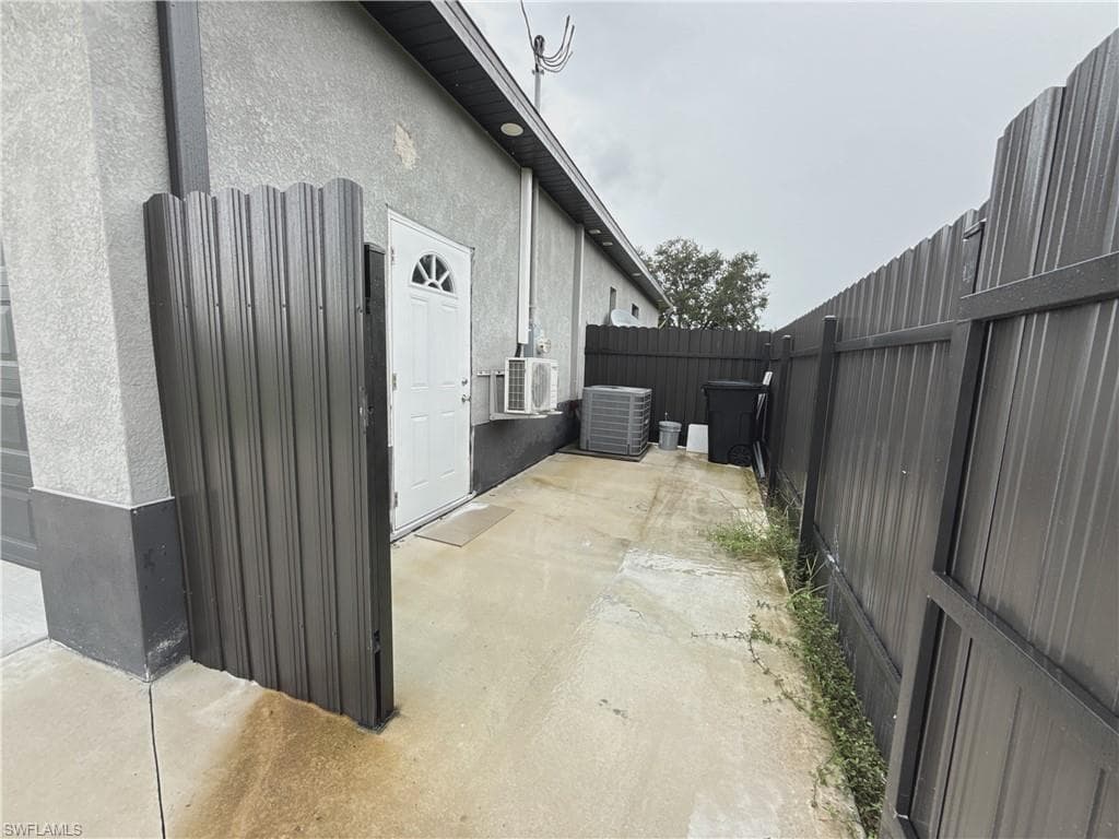 431 Pinafore Ave, Lehigh Acres, FL 33974-20