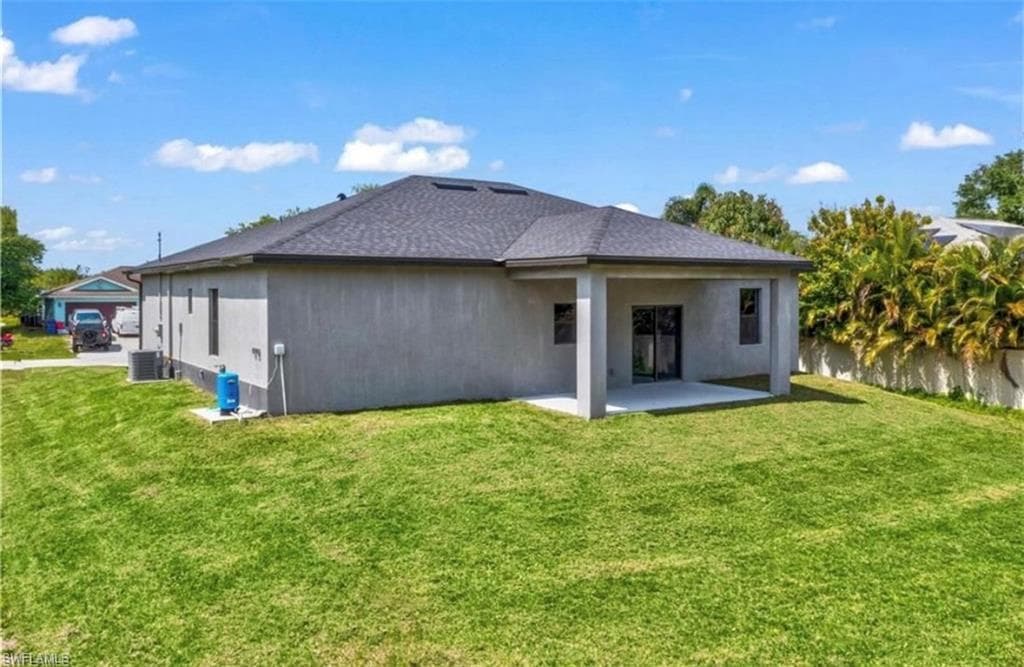 431 Pinafore Ave, Lehigh Acres, FL 33974-5