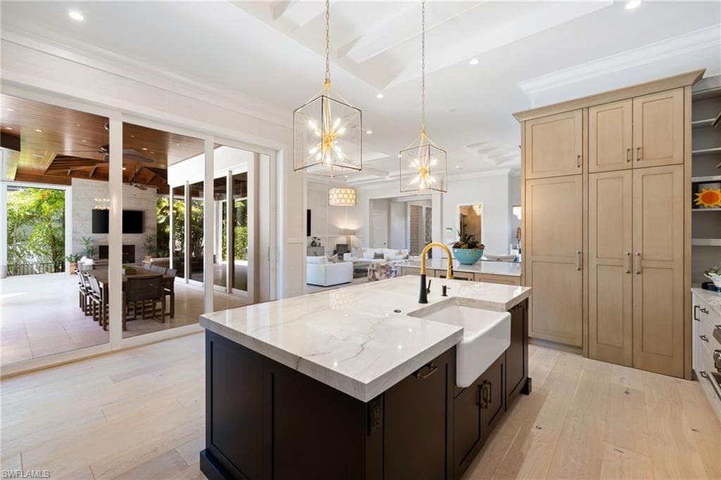 770 9th Ave S, Naples, FL 34102-17