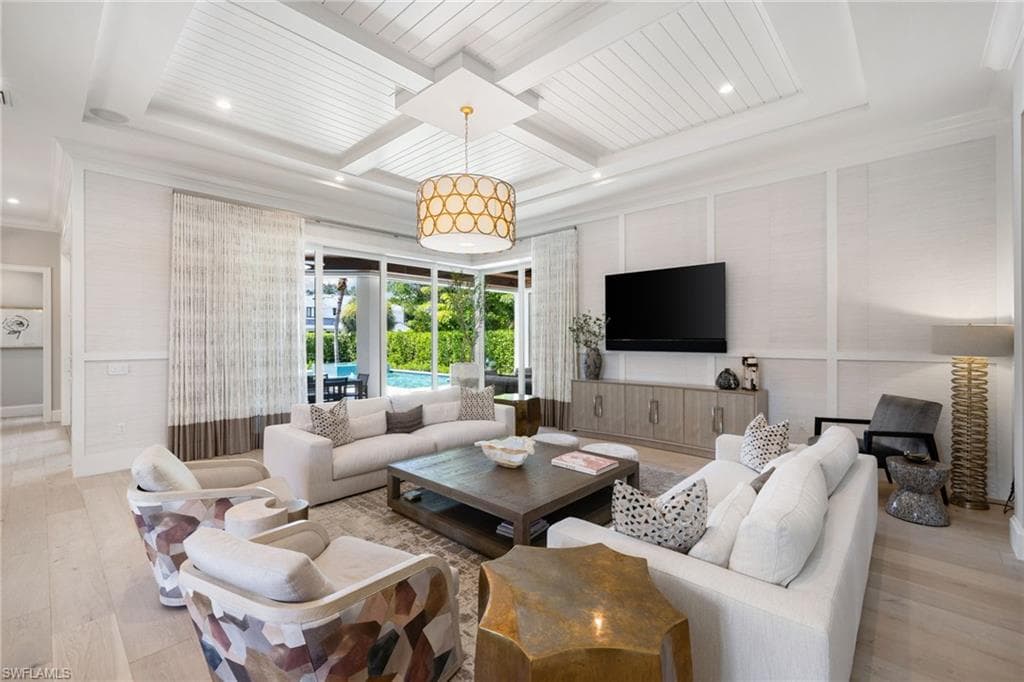 770 9th Ave S, Naples, FL 34102-23