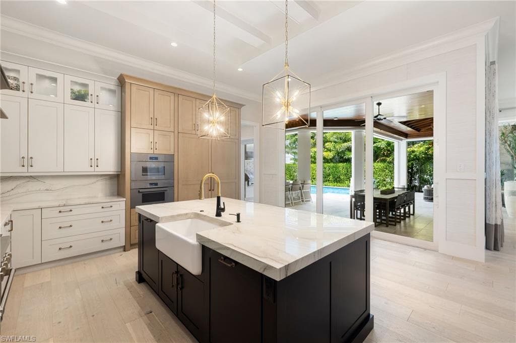 770 9th Ave S, Naples, FL 34102-24