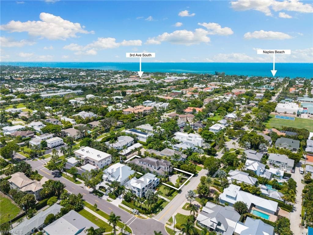 770 9th Ave S, Naples, FL 34102-44