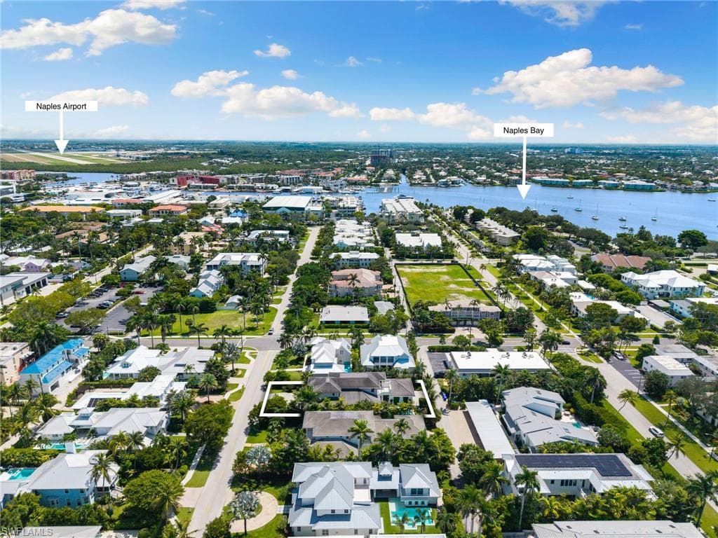 770 9th Ave S, Naples, FL 34102-46