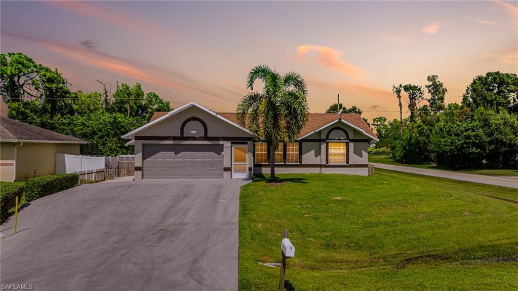 8241 Albatross Rd, Fort Myers, FL 33967-1