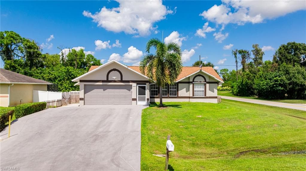 8241 Albatross Rd, Fort Myers, FL 33967-38
