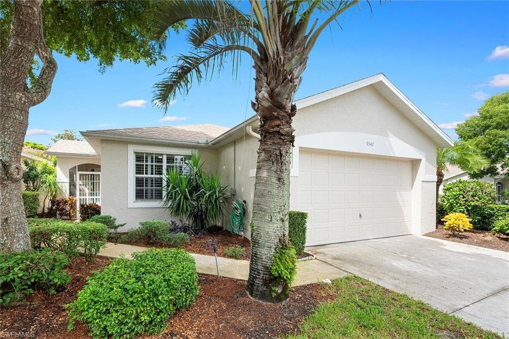 9342 Lake Abby Ln, Bonita Springs, FL 34135-1