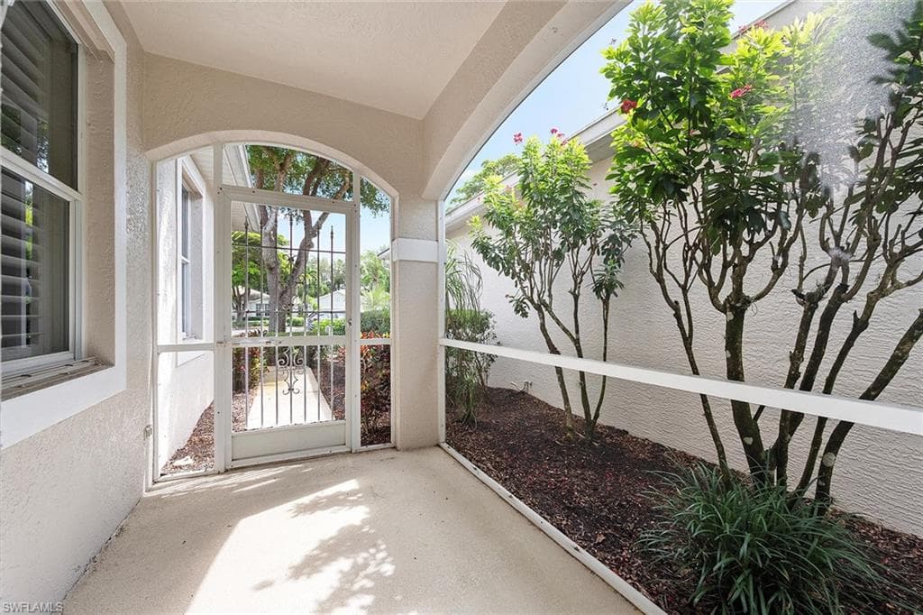 9342 Lake Abby Ln, Bonita Springs, FL 34135-4
