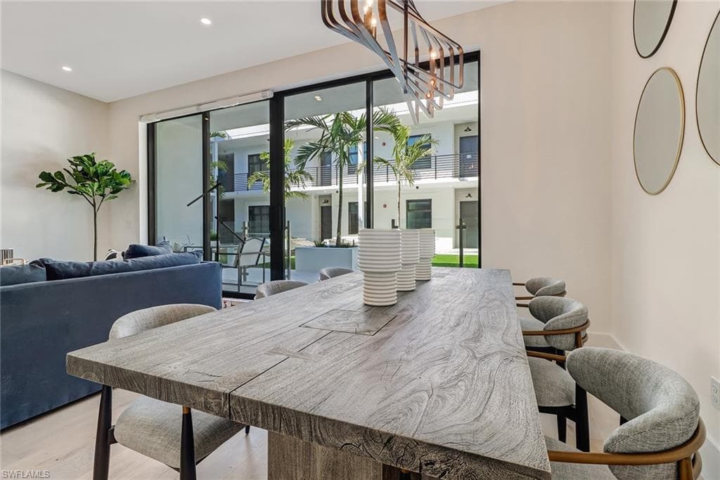 850 Central Ave 209, Naples, FL 34102-13