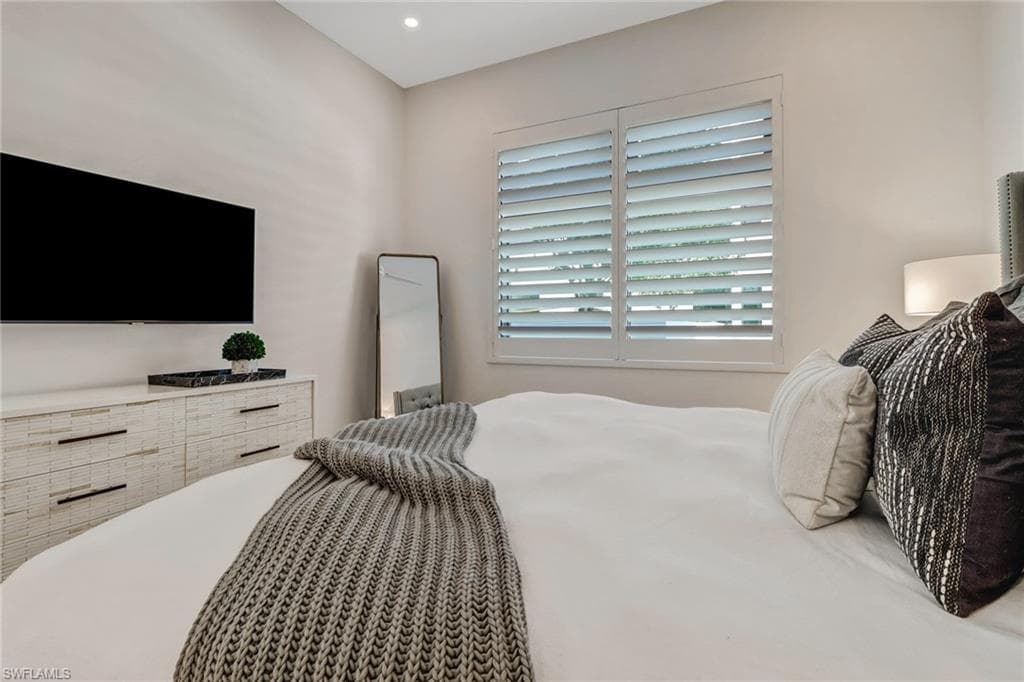 850 Central Ave 209, Naples, FL 34102-16