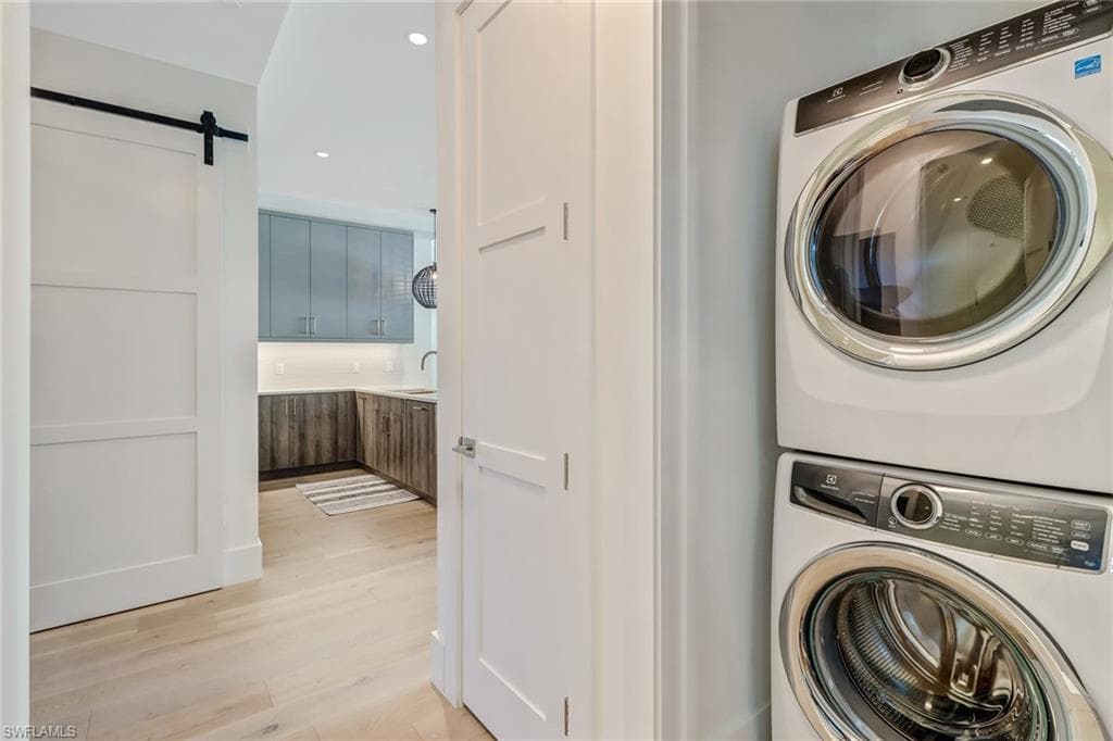 850 Central Ave 209, Naples, FL 34102-27