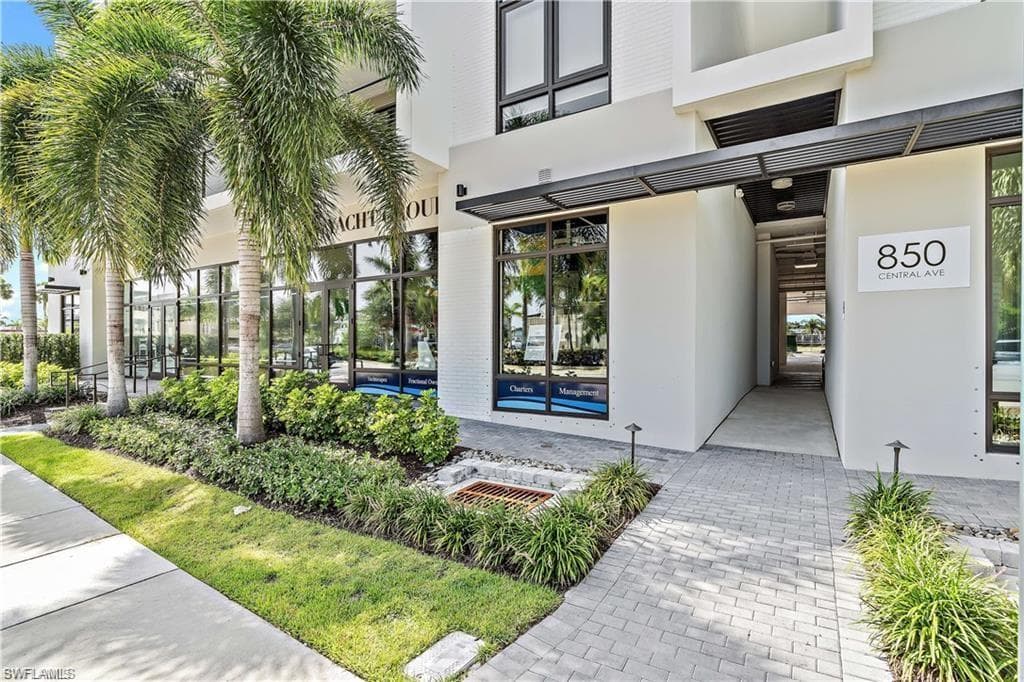850 Central Ave 209, Naples, FL 34102-29