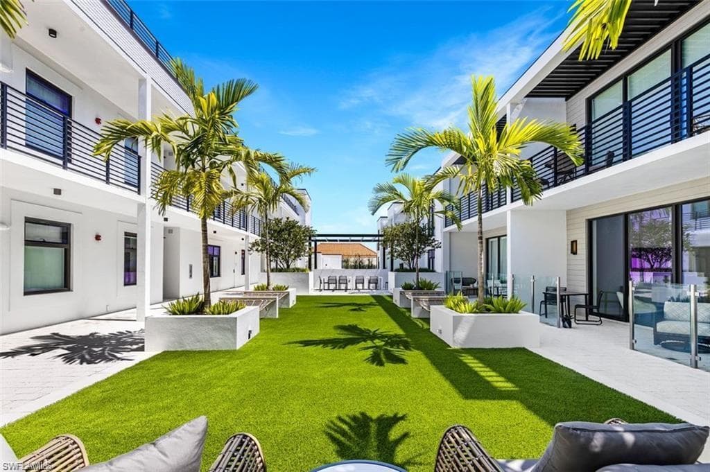 850 Central Ave 209, Naples, FL 34102-30