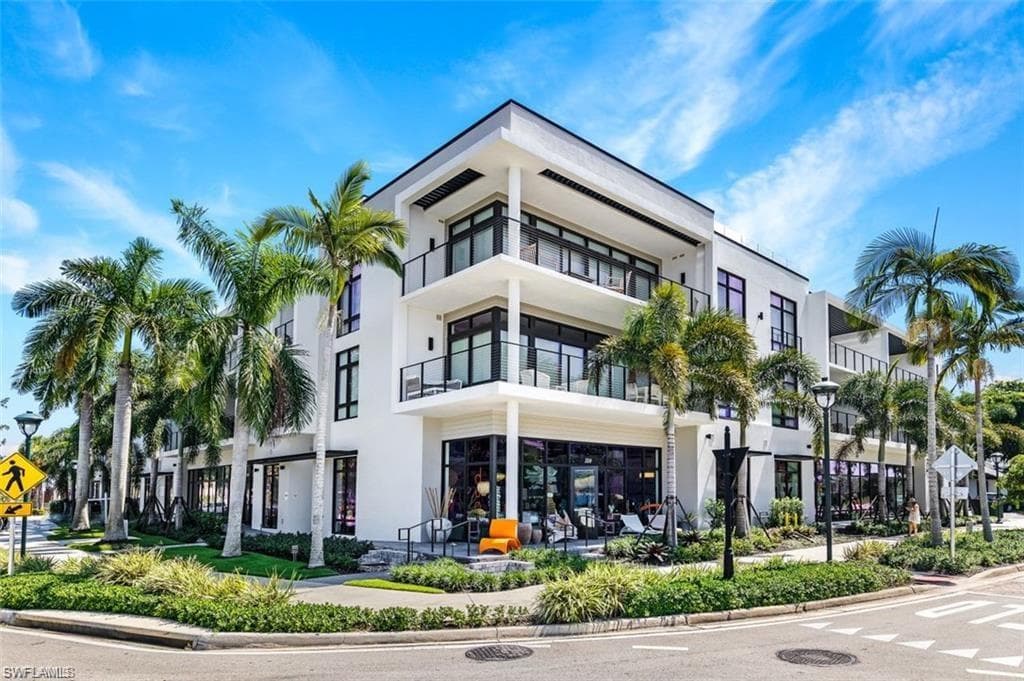 850 Central Ave 209, Naples, FL 34102-31