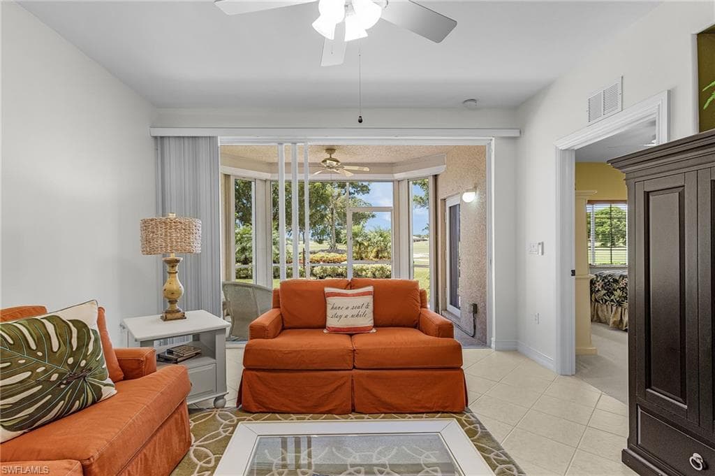 9113 Michael Cir 7, Naples, FL 34113-8