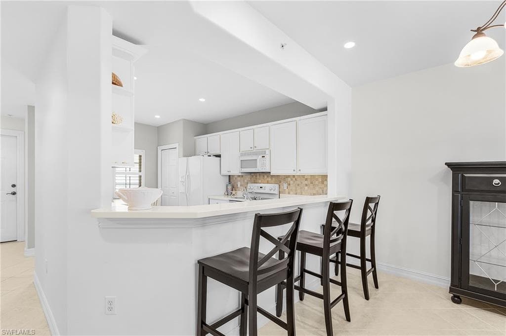 9113 Michael Cir 7, Naples, FL 34113-10