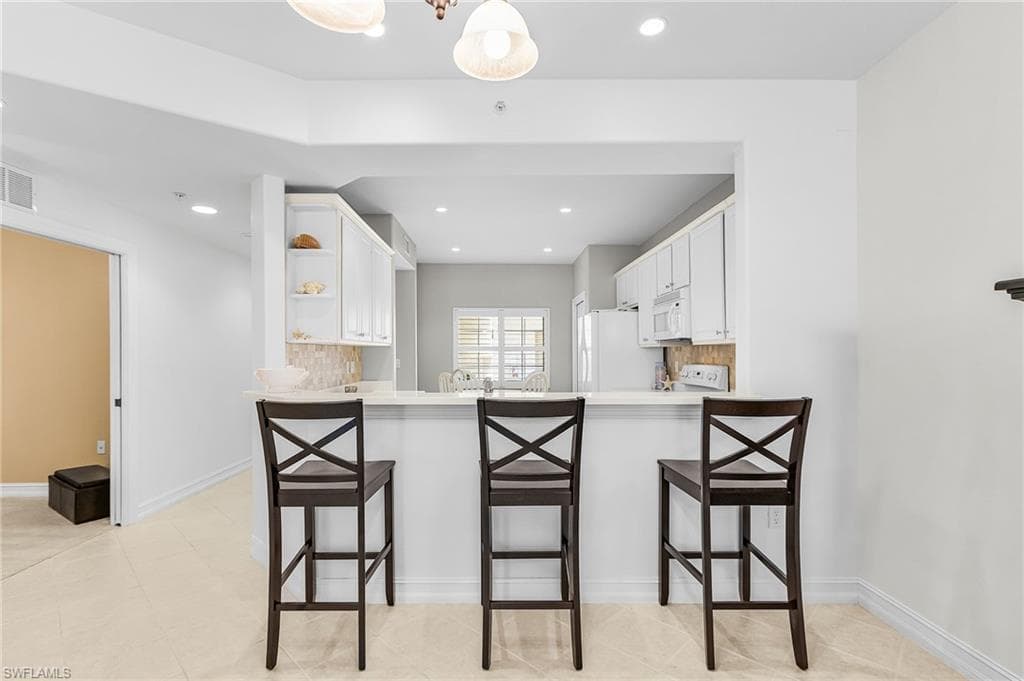 9113 Michael Cir 7, Naples, FL 34113-11