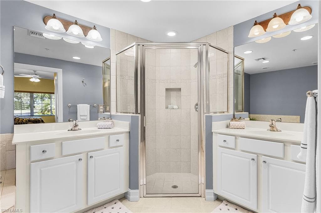 9113 Michael Cir 7, Naples, FL 34113-21