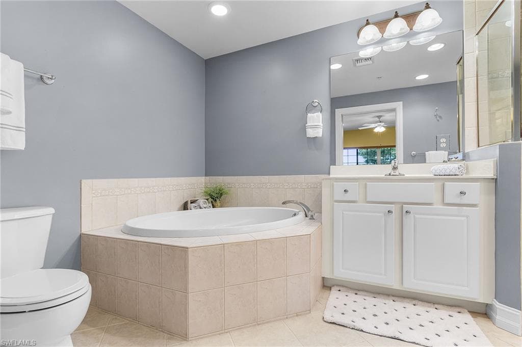 9113 Michael Cir 7, Naples, FL 34113-22