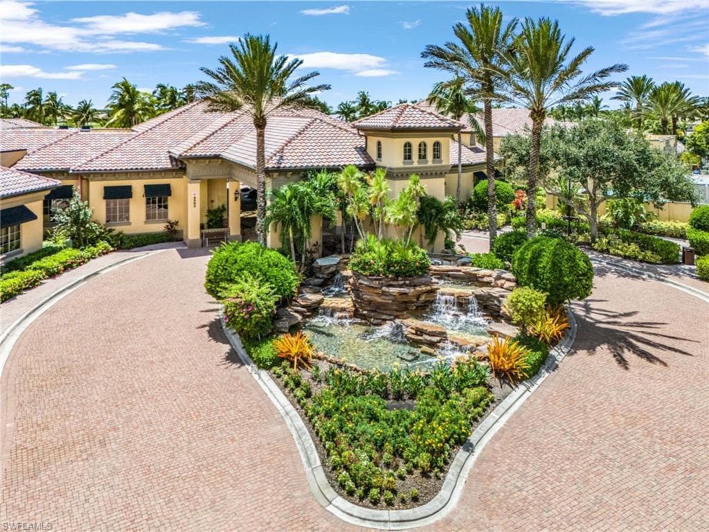 9113 Michael Cir 7, Naples, FL 34113-32