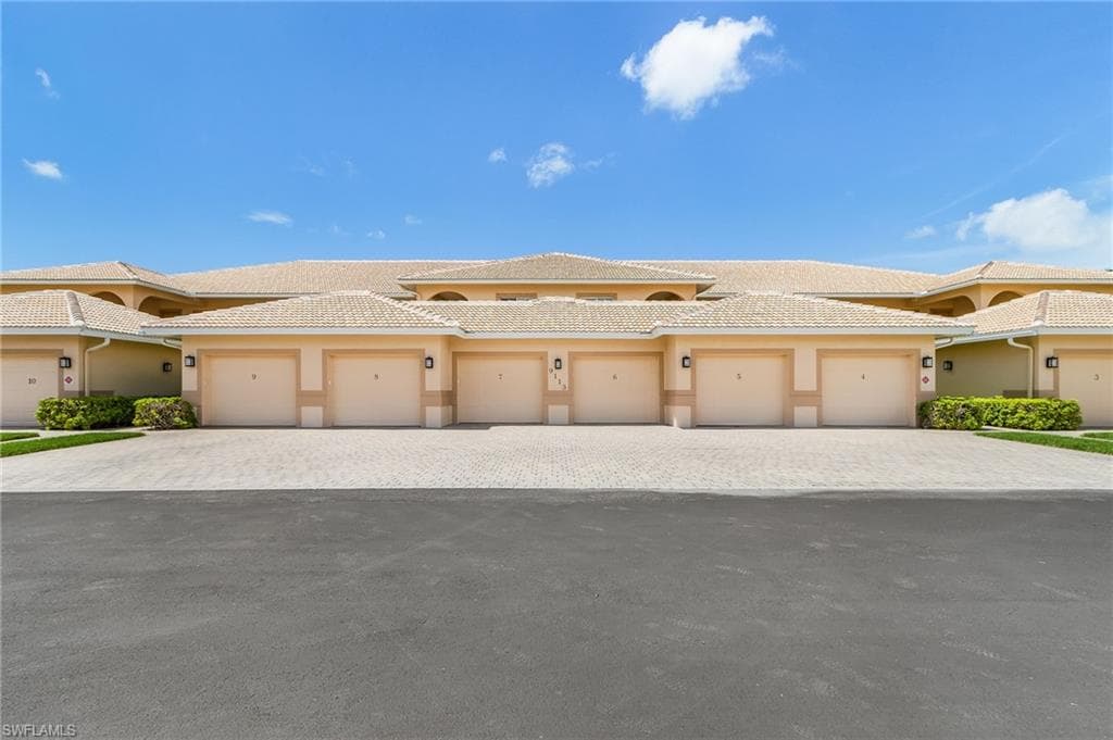 9113 Michael Cir 7, Naples, FL 34113-4