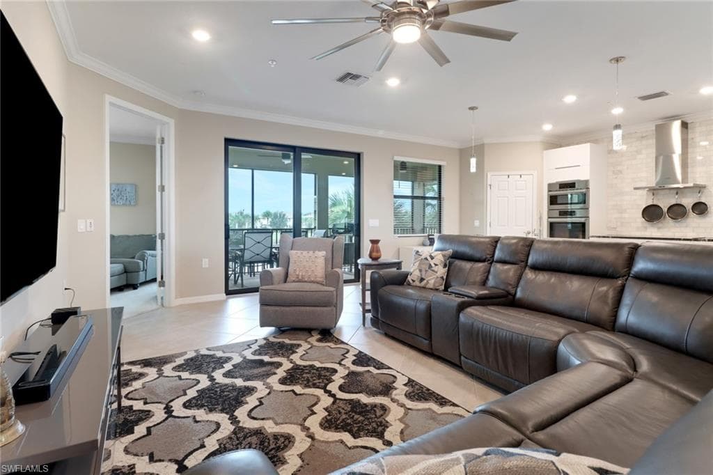 2352 Anguilla Dr 202, Naples, FL 34120-10